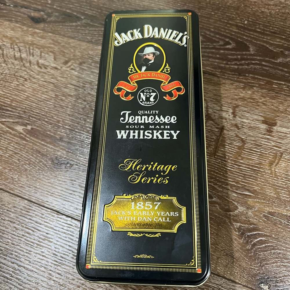 2 total jack Daniel’s and silver patron tequila tin can - Picture 10 of 16